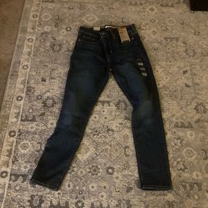 Women’s Levi’s 311